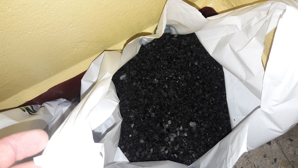 Żwirek czarny bezalt ok 20kg