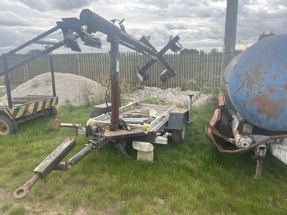 Mobilny maszt oświetleniowy na przyczepce