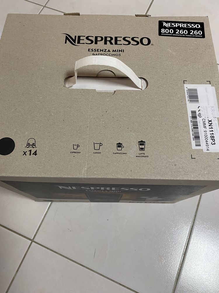 Maquina café Nespresso Essenza MINI incluindo Aerochino 3