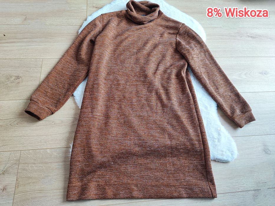 Brązowa sweterkowa sukienka damska S36 z golfem zima ciepła