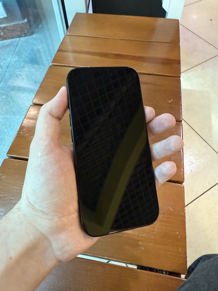 iPhone 16 Pro 128GB Black Titanium