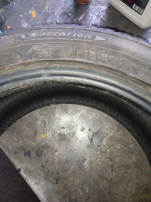 Шини 225/50 R17 зима,гарний стан