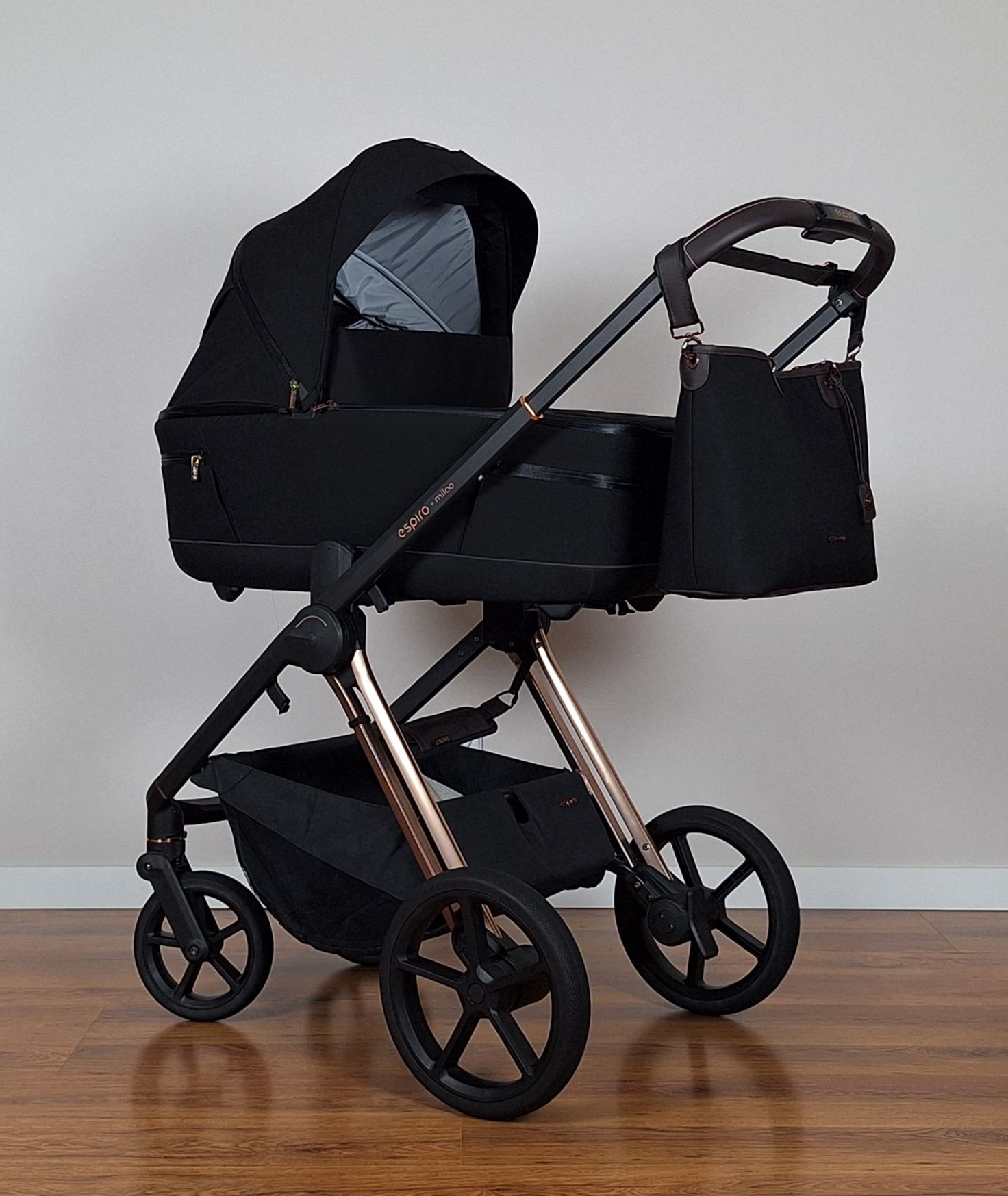 GWARANCJA Wózek 4w1 Espiro Miloo + Avionaut Pixel z bazą isofix