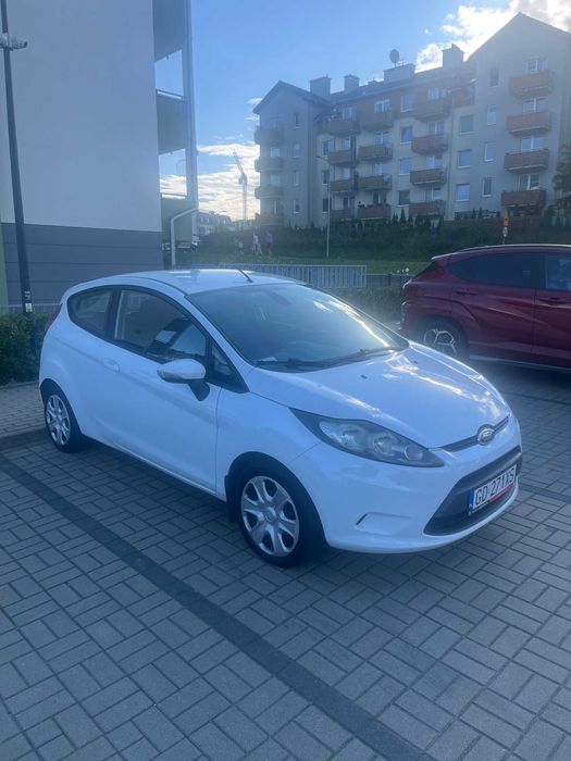 Ford Fiesta 1.25 benzyna LPG 2009 r. Przegląd i ubezpieczenie do 09.26