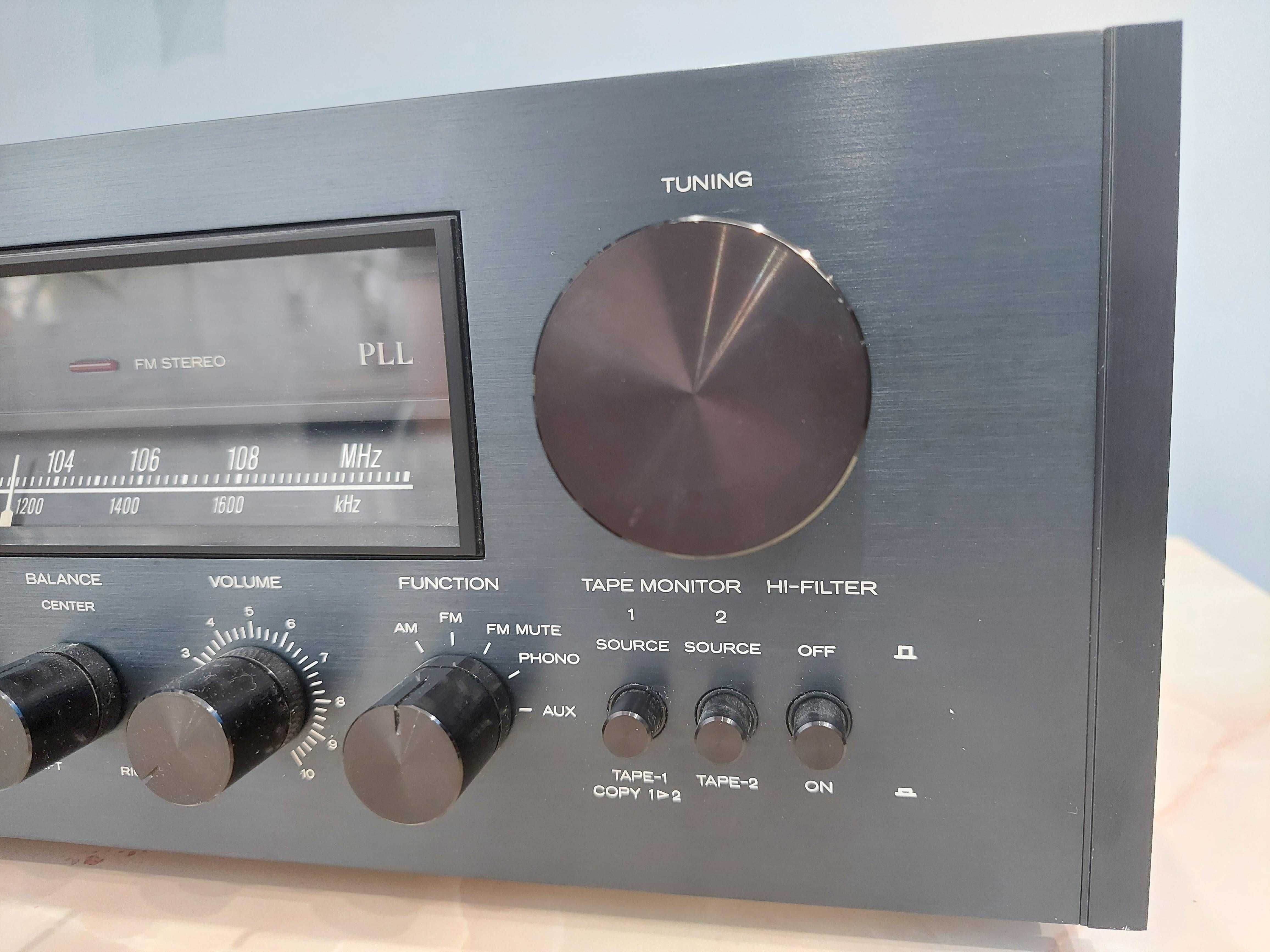 HITACHI AM-FM Stereo Receiver SR-603