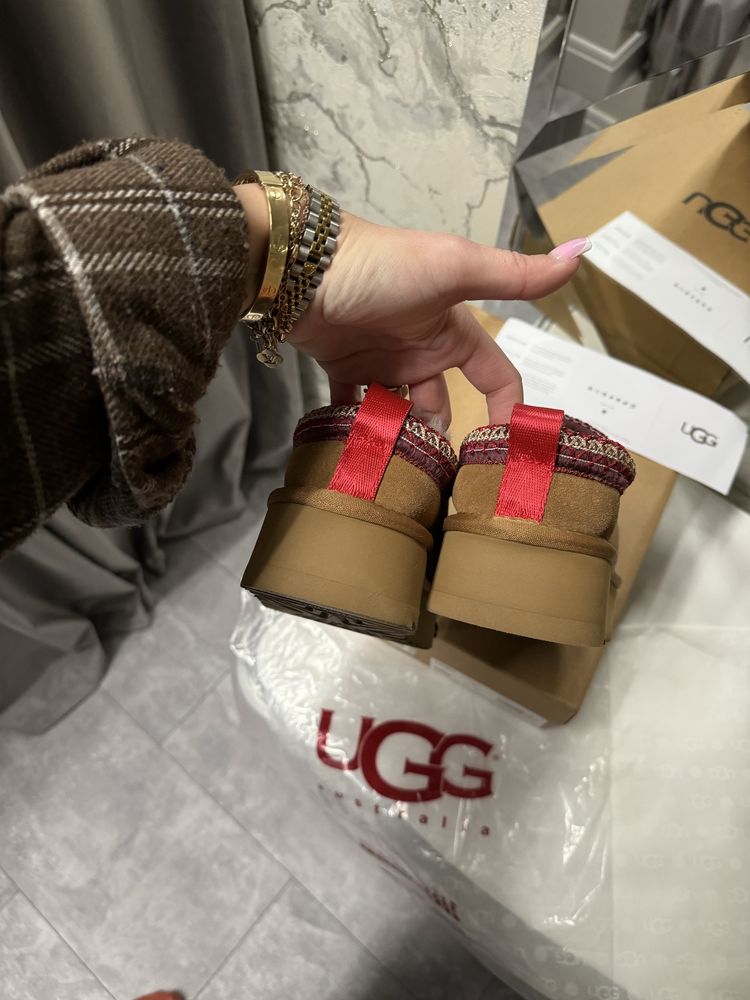 Рыжие угги на платформе ugg tazz с открытой пяткой