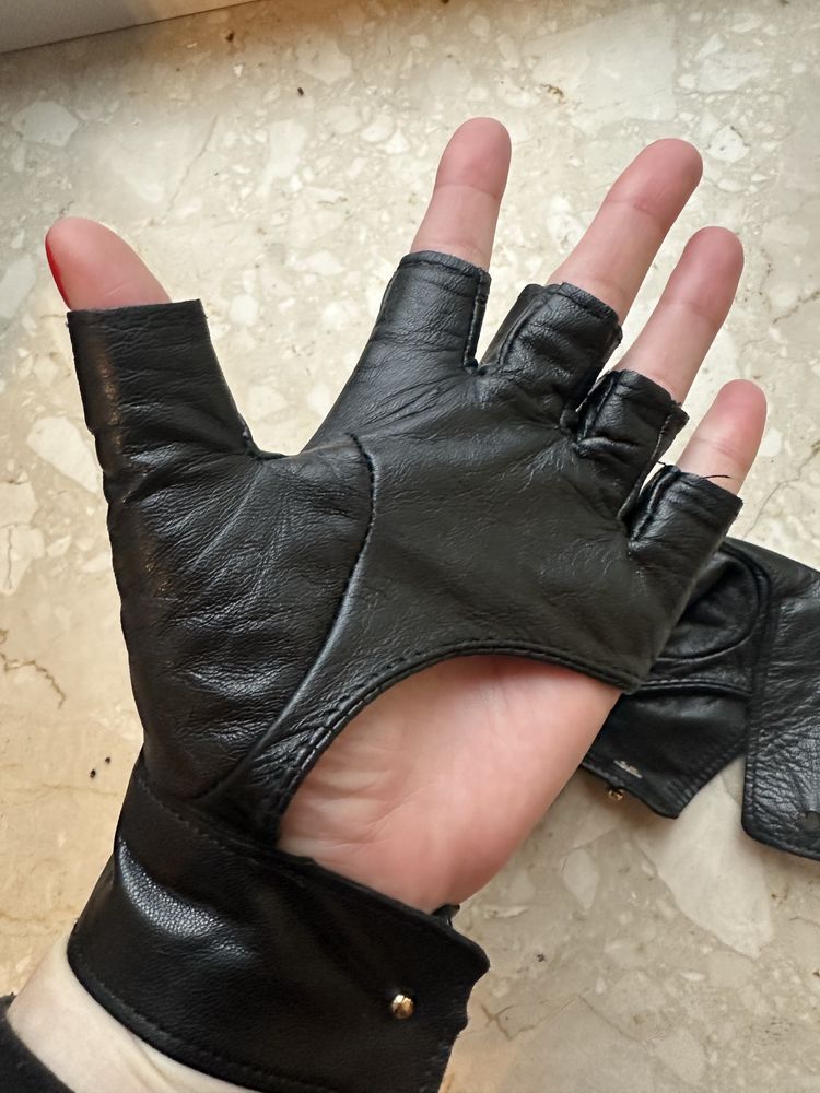 Кожаные перчатки Zara