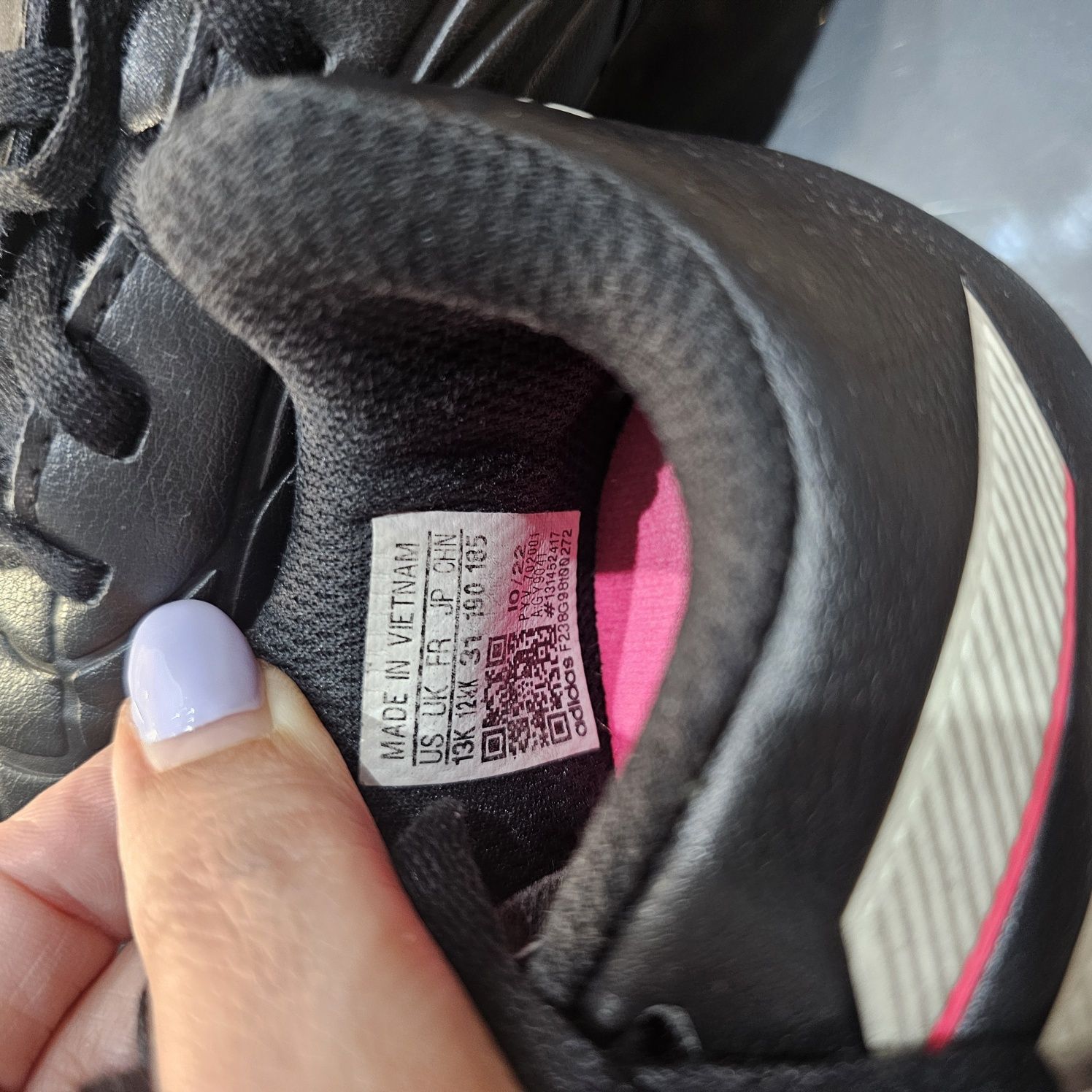 Chuteira Adidas tamanho 31