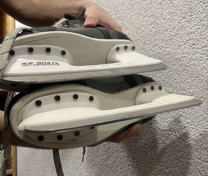 Ковзани 42 розміру