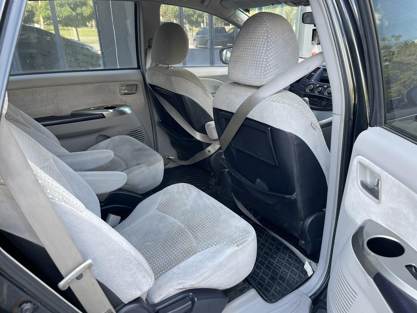 Mitsubishi Grandis 2.4 Газ Автомат
