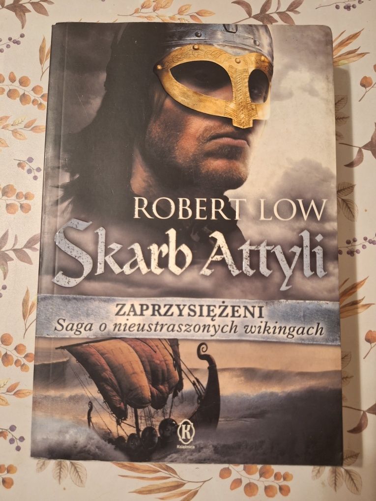 Skarb Attyli, Robert Low
