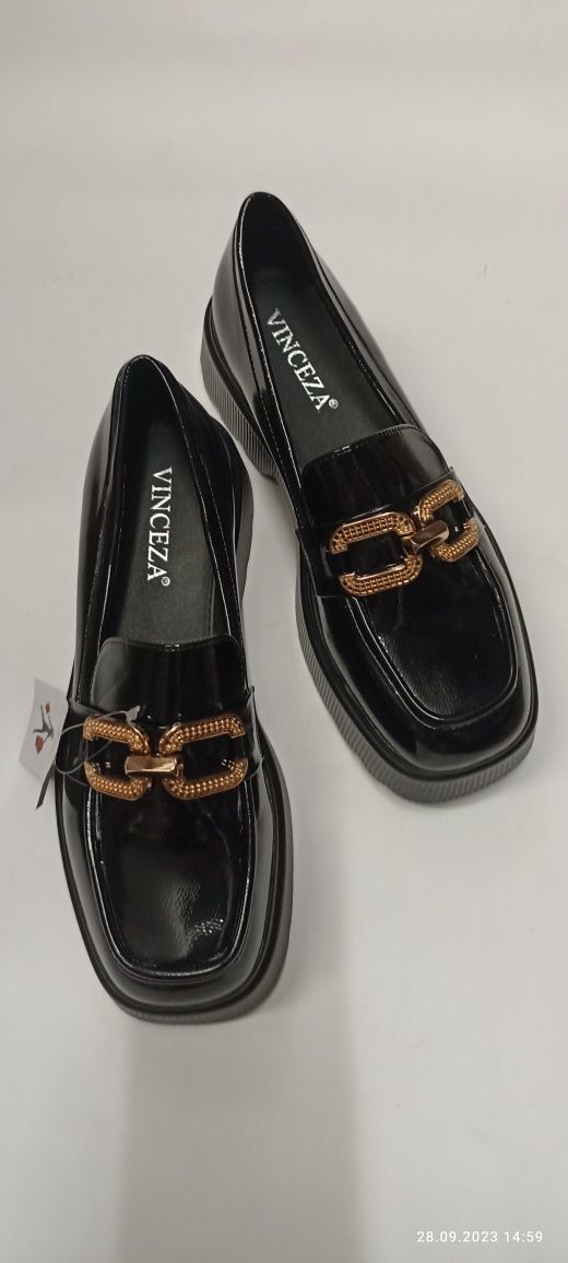 Piękne jesienne  buty mokasyny damski