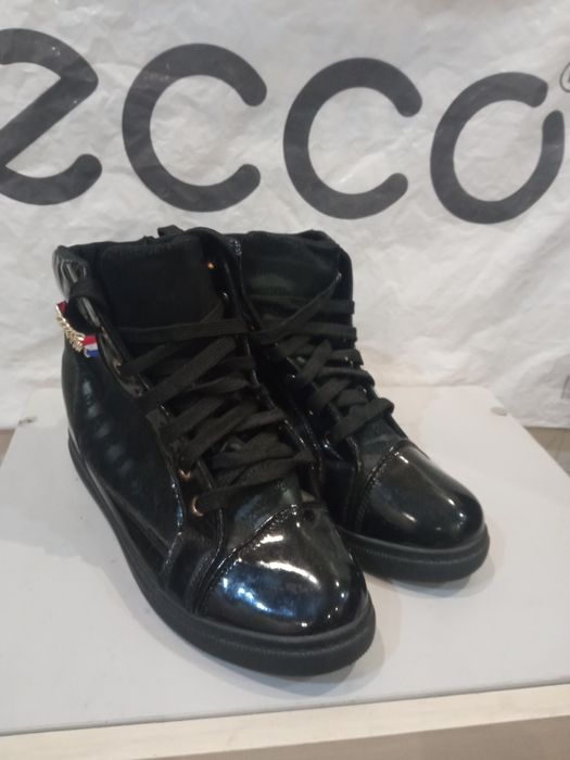 Продам новые женские демисезонные ботинки - сникерсы Fashion