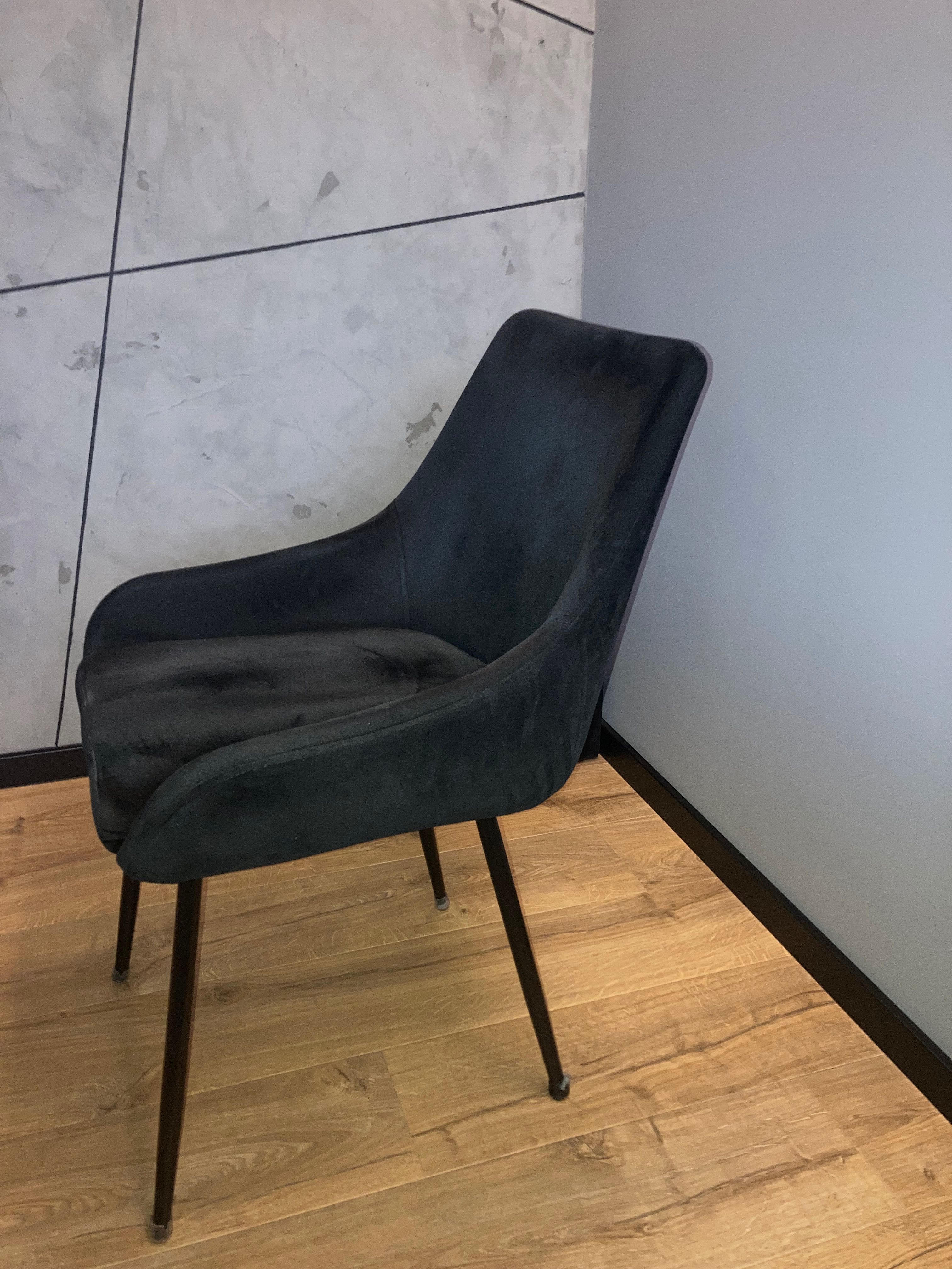 Tapicerowane welurowe czarne krzesło loft solidne