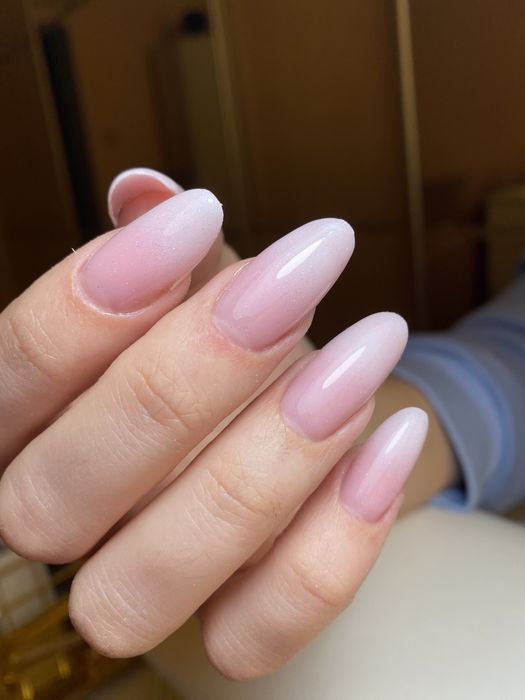 Manicure hybrydowy i żelowy