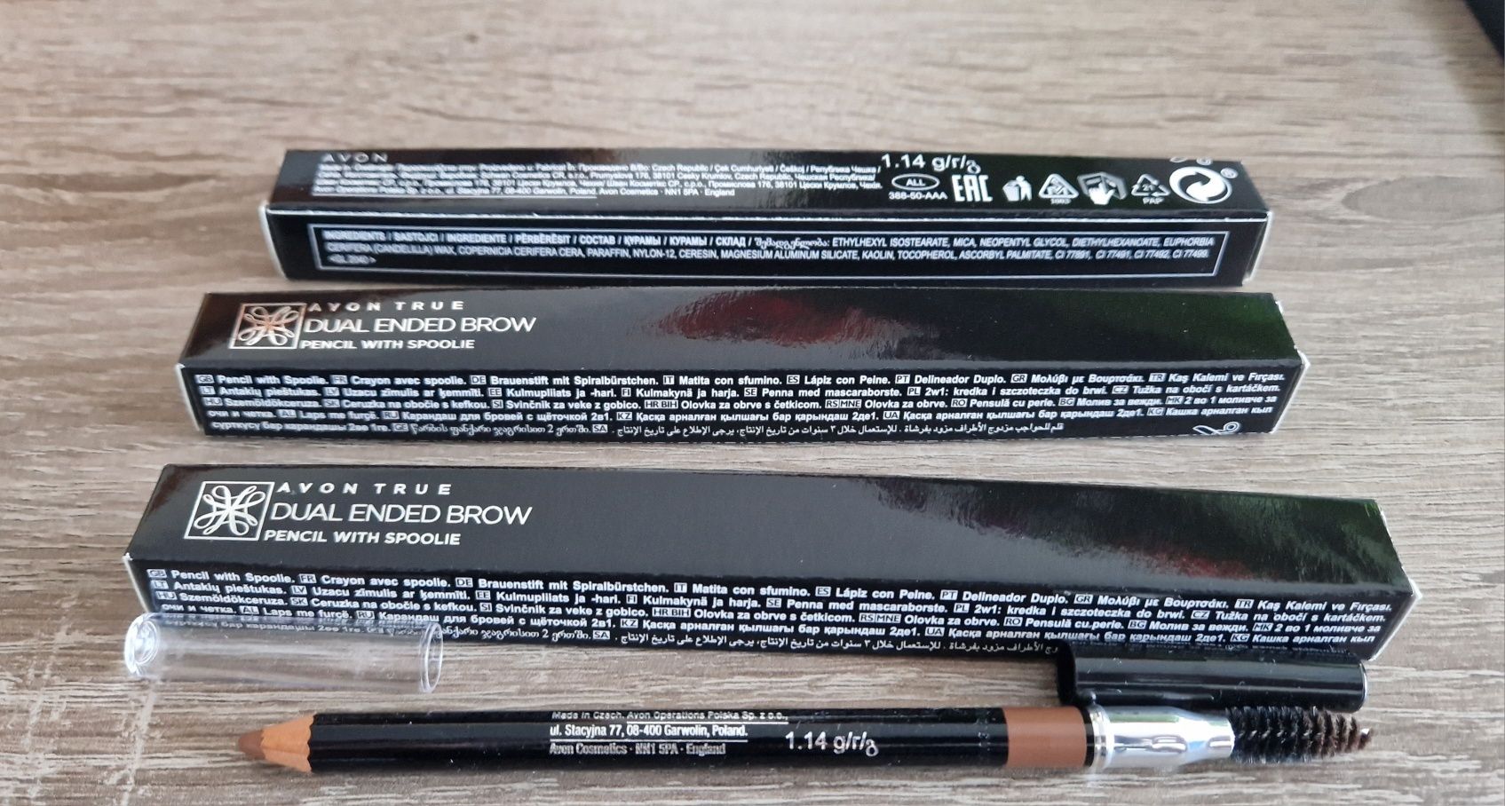 Kredka i szczoteczka do brwi 2w1 kolor Medium Brown AVON