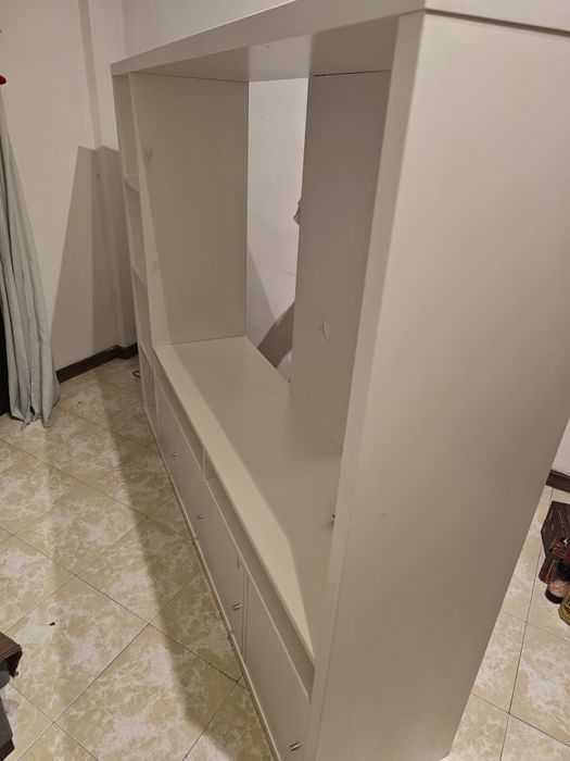 Móvel de TV com arrumação