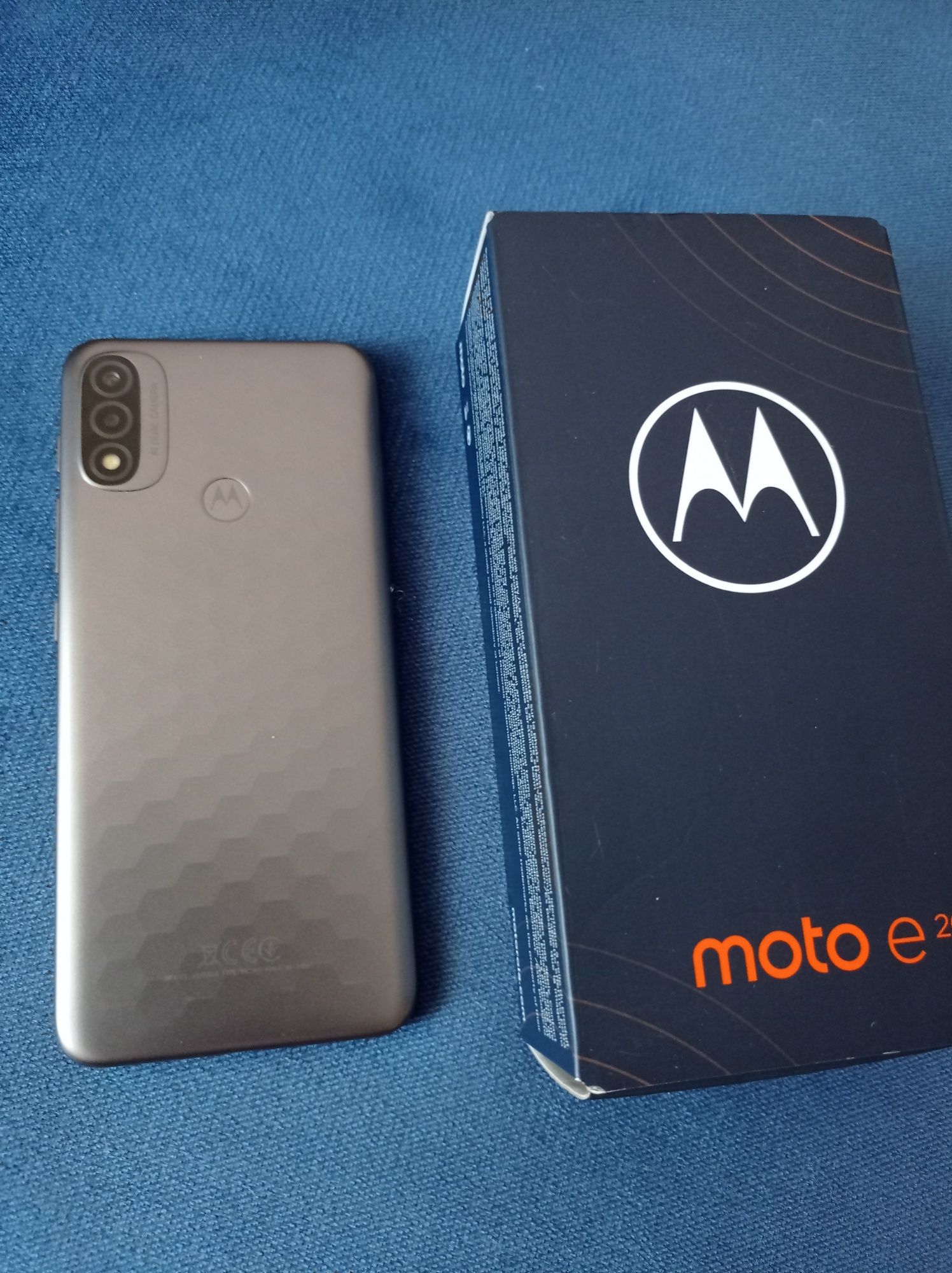 Срочно Новый смартфон Motorola e20
