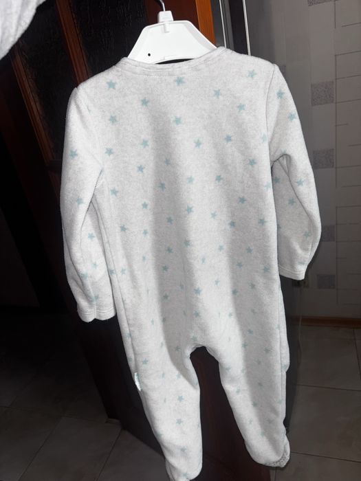 Теплі флісові дитячі чоловічки на 9-12м.за….