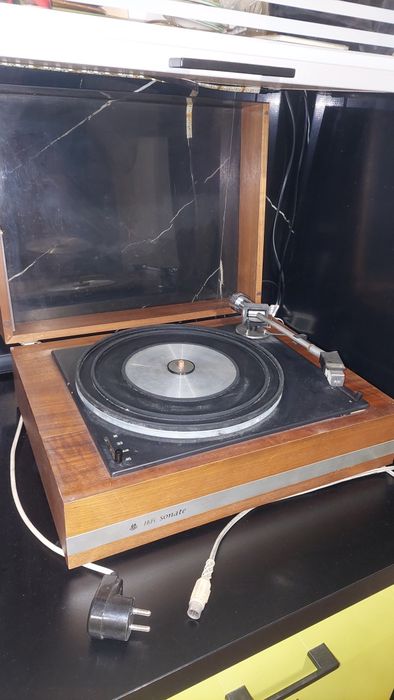 Stary gramofon Wi Fi Sonate