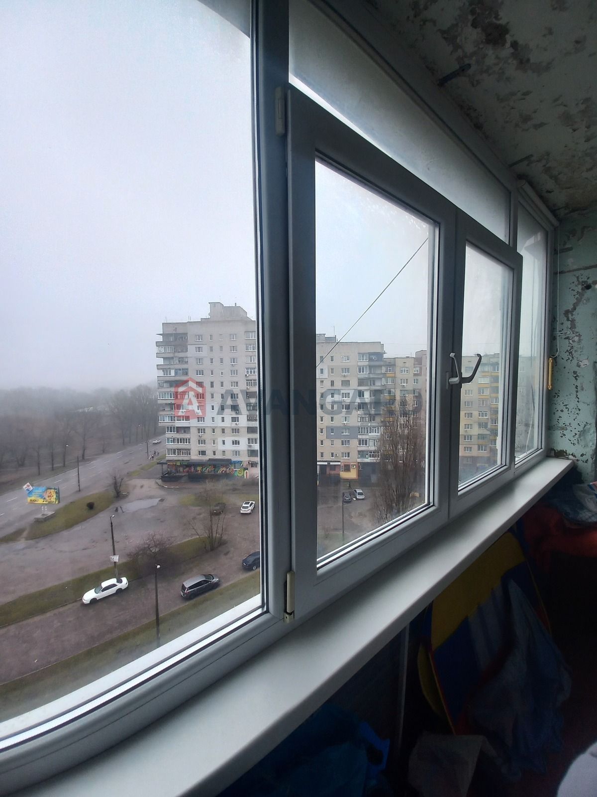 Продам квартиру на Лівому березі 3  Мкр.