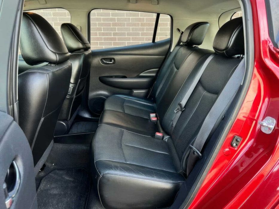 Nissan LEAF SL      2014