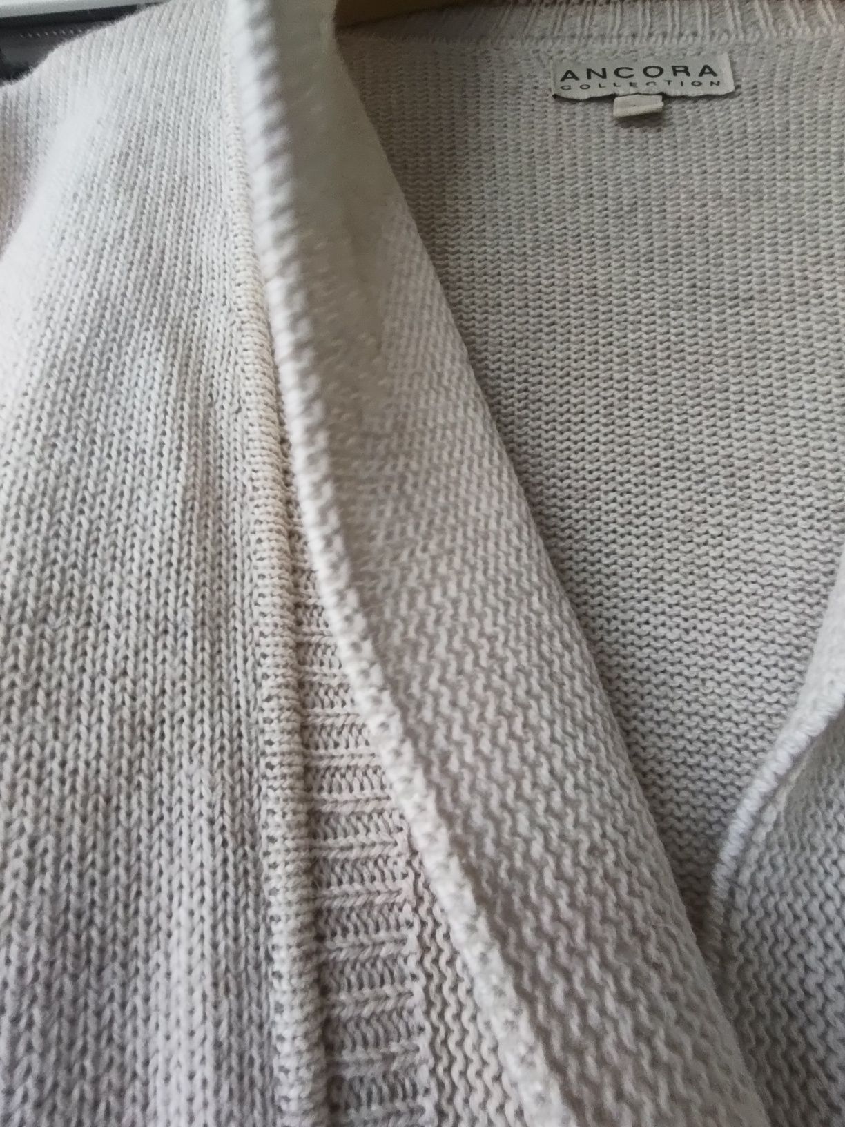 Wełniany duży sweter wełna ecru beż ciepły zima damski