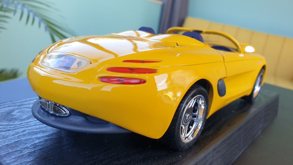 1/18 Mustang,    Corvette...