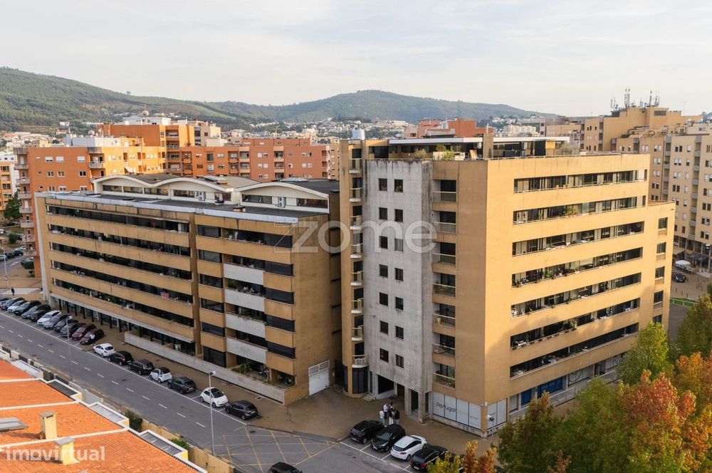 Garagem com 90 m2 para venda em S. Vítor - Braga