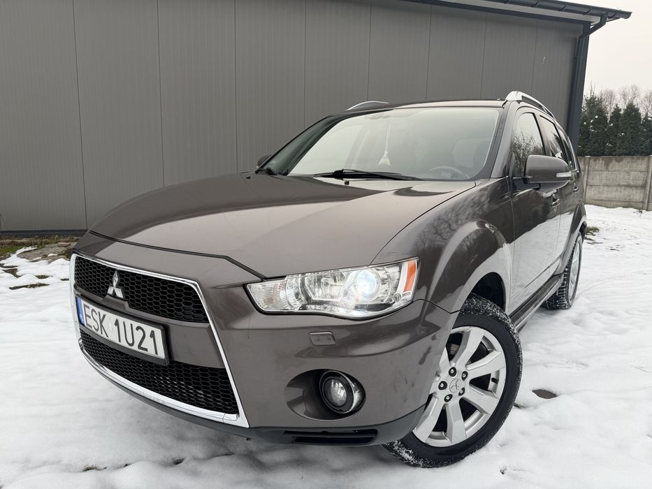 Mitsubishi Outlander 2.0•4x4•PIEKNY STAN 140KM KOLA ZIMA HAK LED