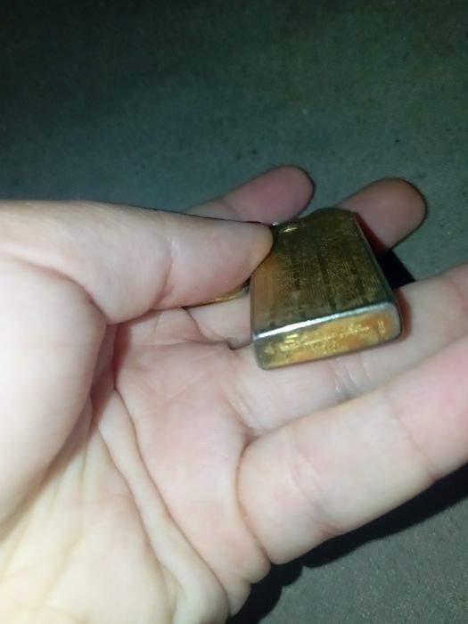 Isqueiro com marca n sei se funciona