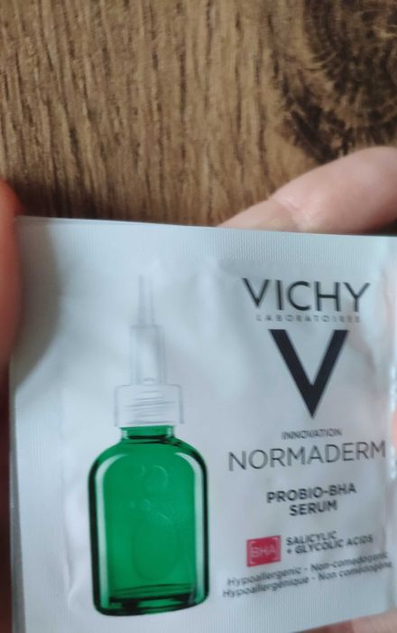 Vichy normaderm serum przeciw niedoskonałościom