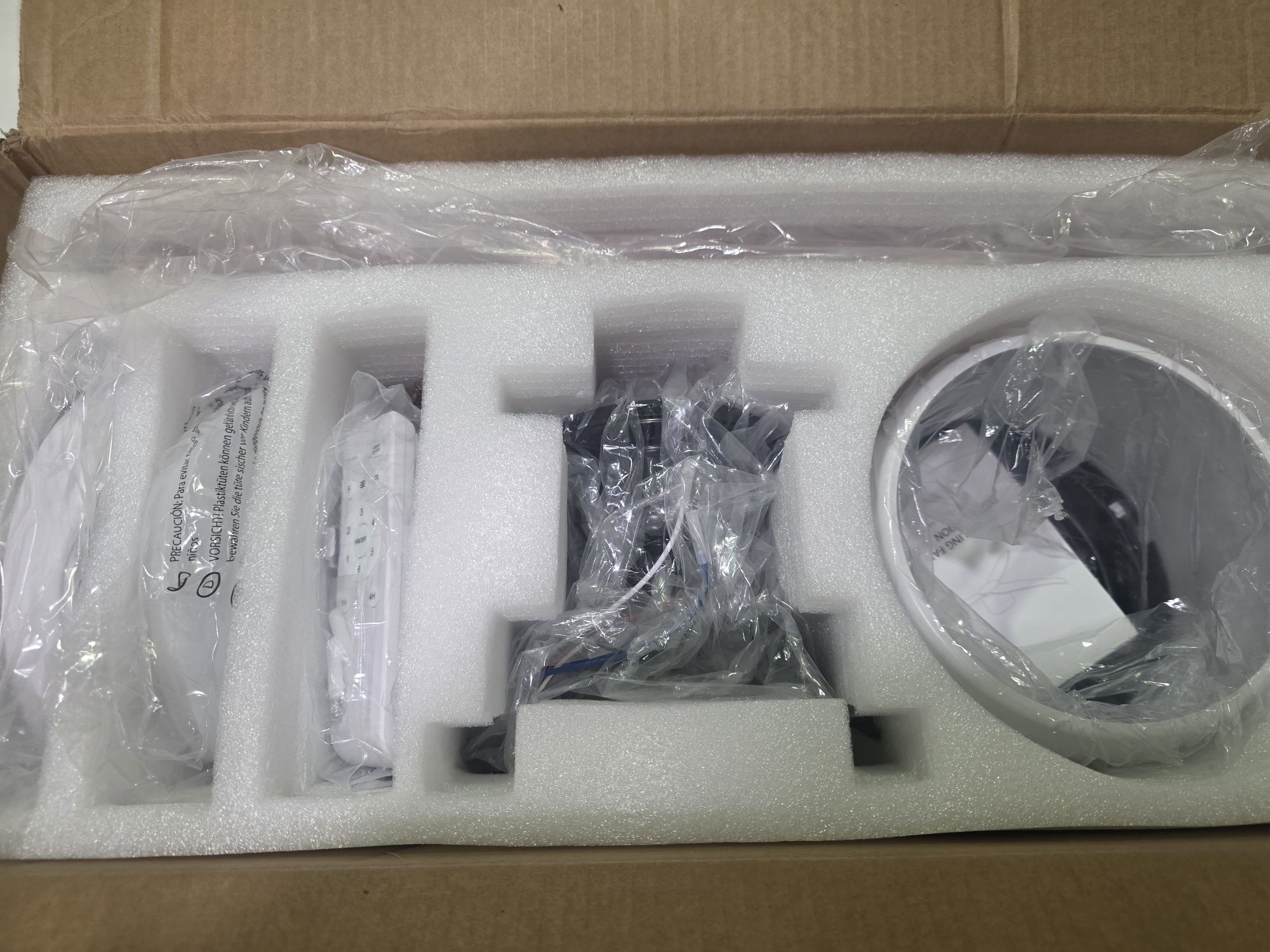 Ventoinha de teto com luz LED e comando