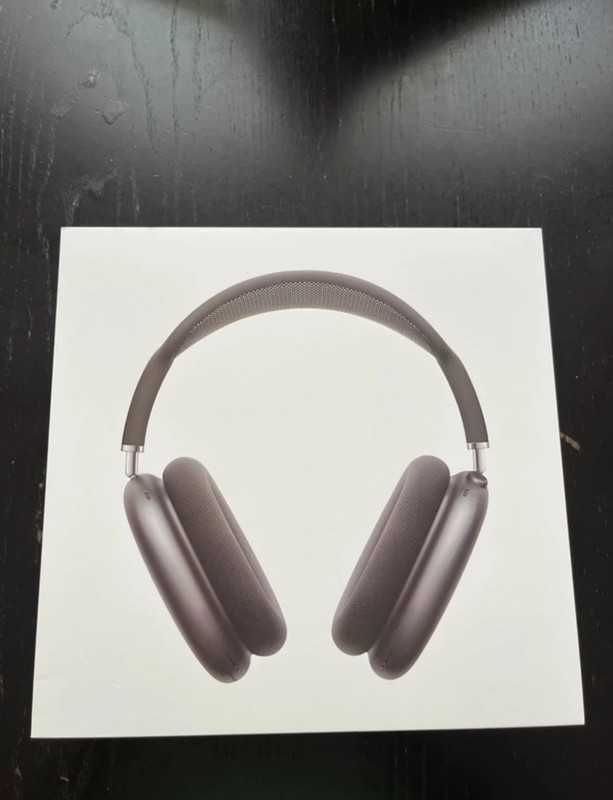 Apple AirPods Max Headphones black
