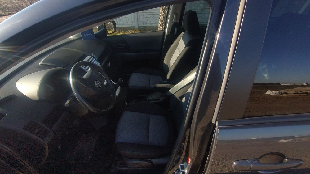 Mazda 5 2005 рік 1.8
