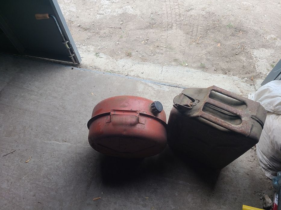 Канистры металлические 6 шт.