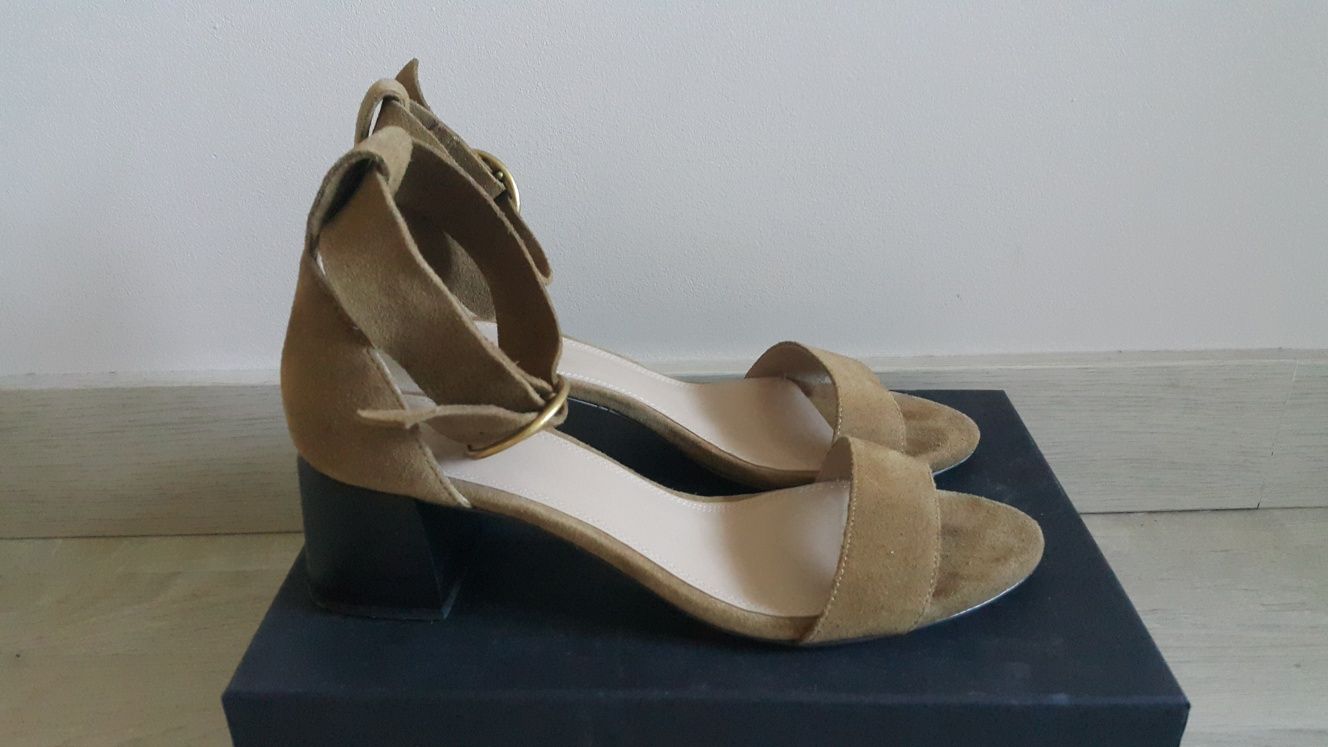 Sandały na obcasach 39 Massimo Dutti z zamszu