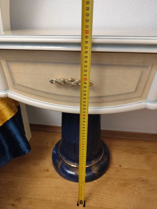 Двоспальне ліжко і 2 приліжкові тумби