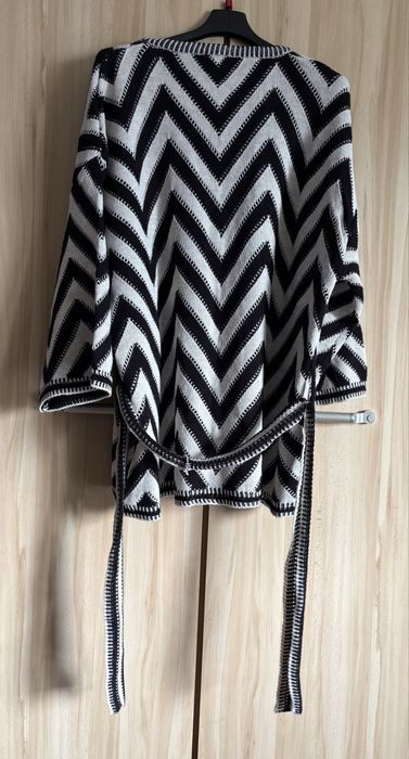 Biało-czarny sweterek