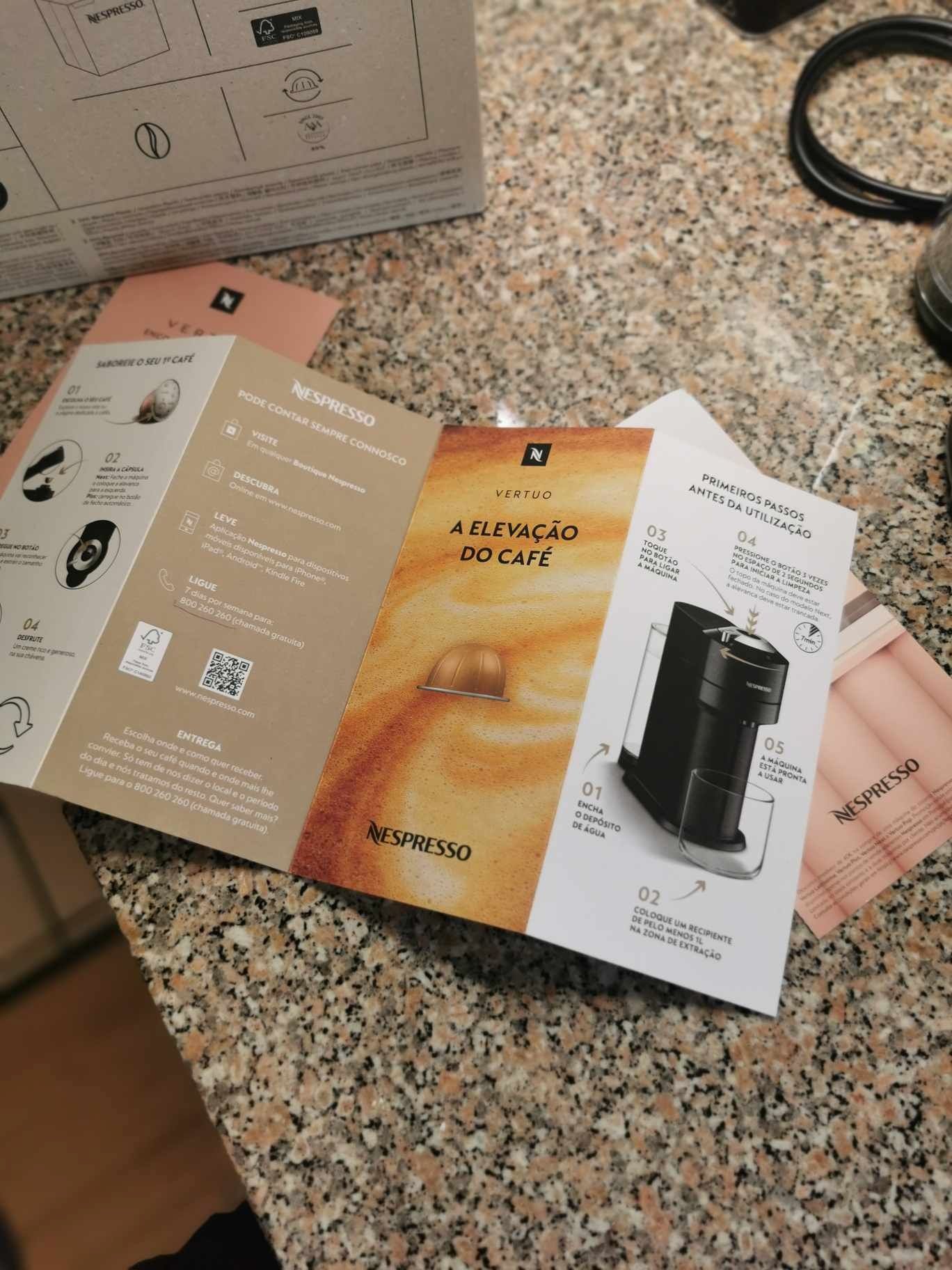Máquina de café Nespresso nova