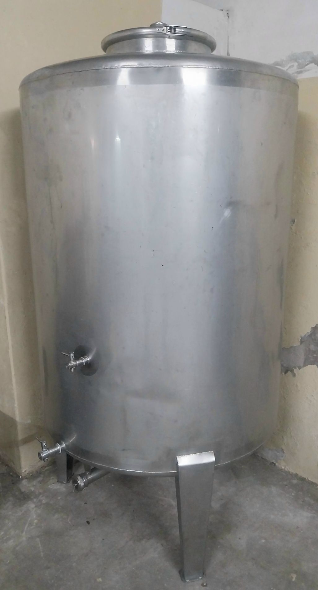 Cuba de Inox 550L como nova, limpa, pronta a usar. Poss. de entrega