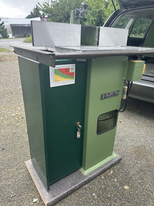 Фрезерний станок з контейнером Elektrabeckum