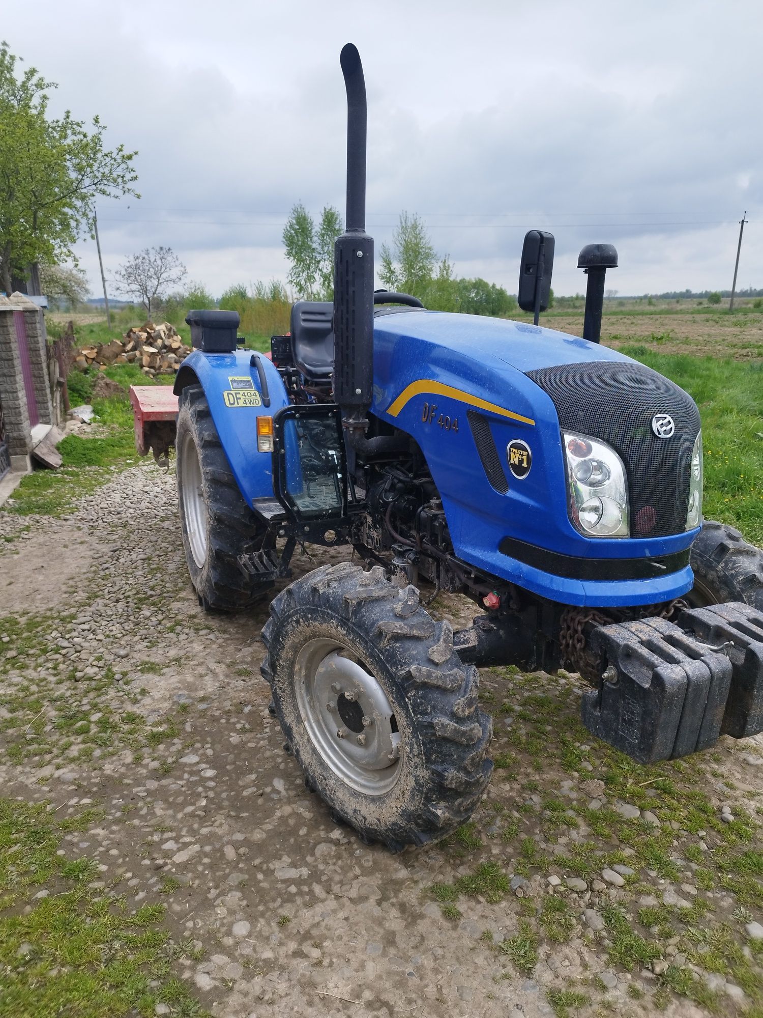 Продам мінітрактор донг фенг 404