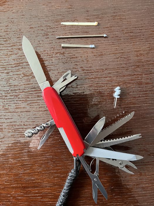 Ніж victorinox swisschamp Новий!
