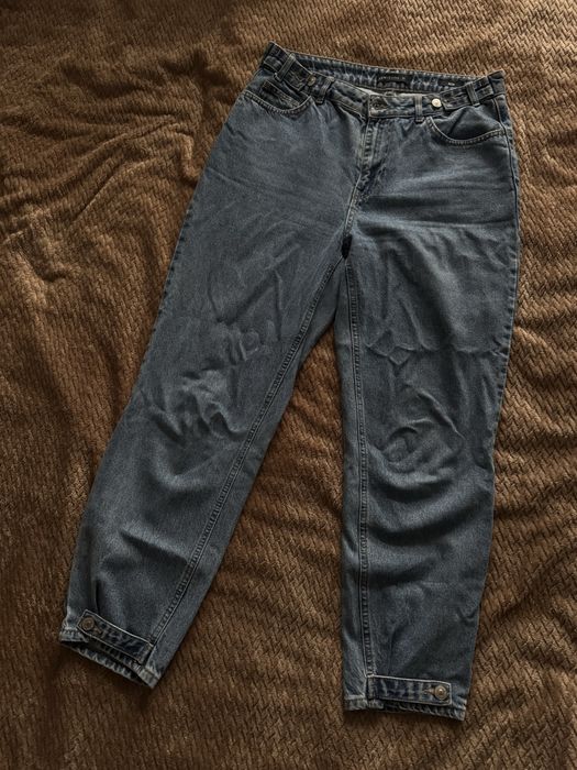 Сині джинси mom з ґудзиками