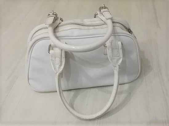 Mala branca de mão rb