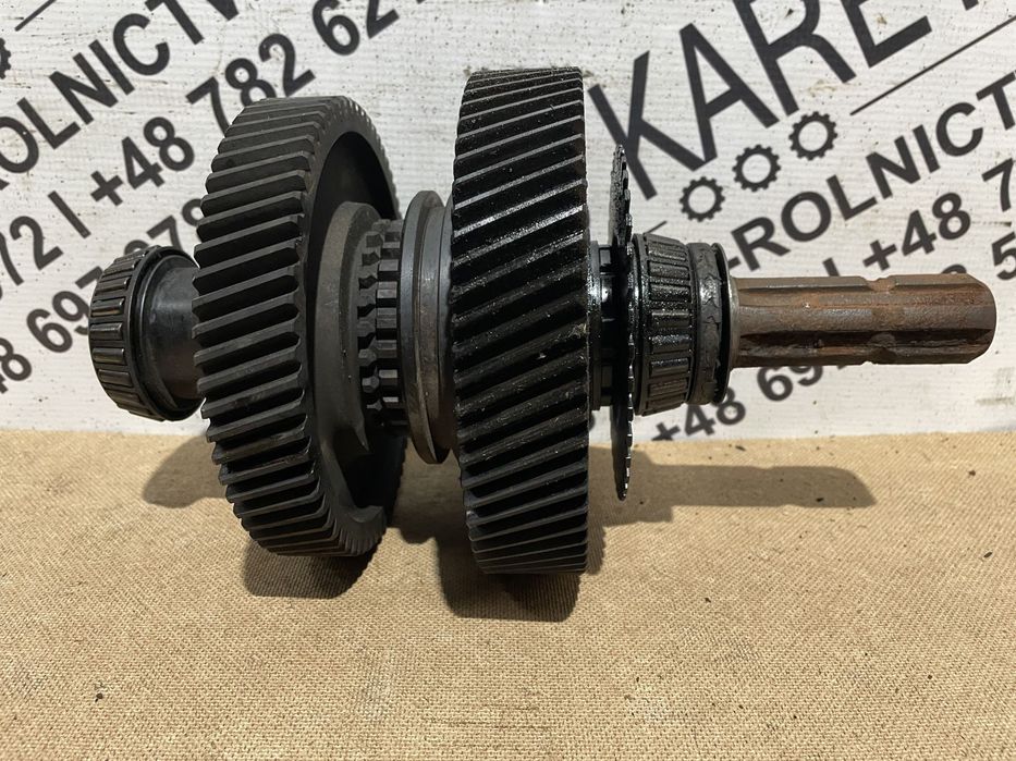 John Deere 5065M 5070M 5080M - wałek pośredni R273703