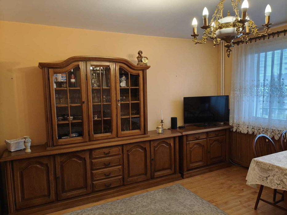 Stylowe meble dębowe do salonu