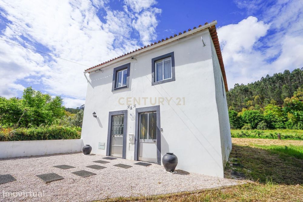 Moradia T3+T2 Totalmente equipada e mobilada com terreno