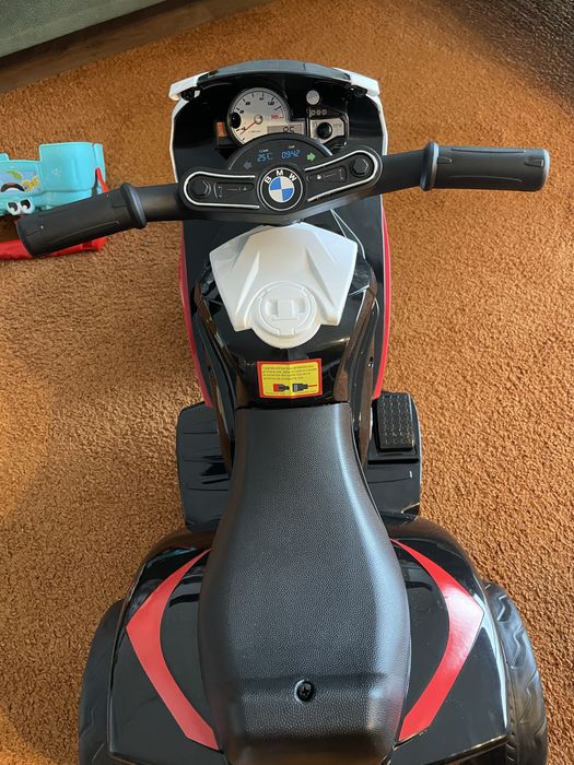 BMW S1000RR criança